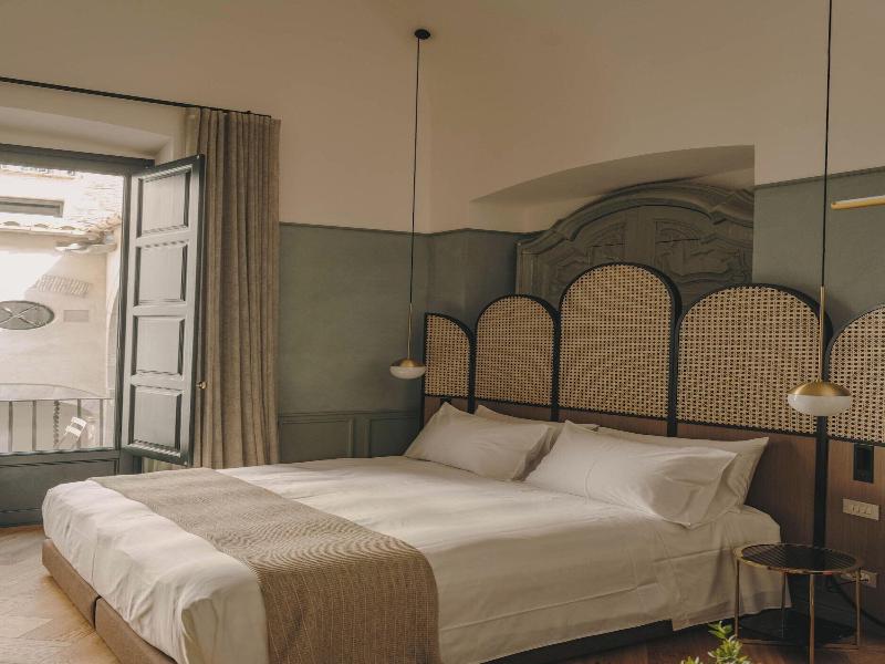Hotel Palau Fugit image