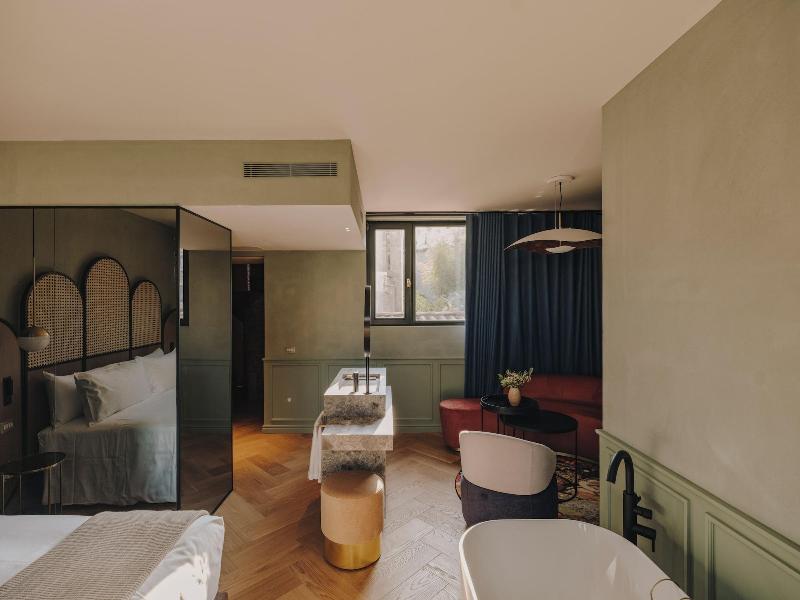 Hotel Palau Fugit image