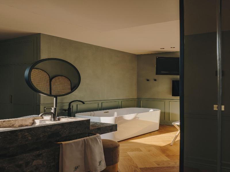Hotel Palau Fugit image