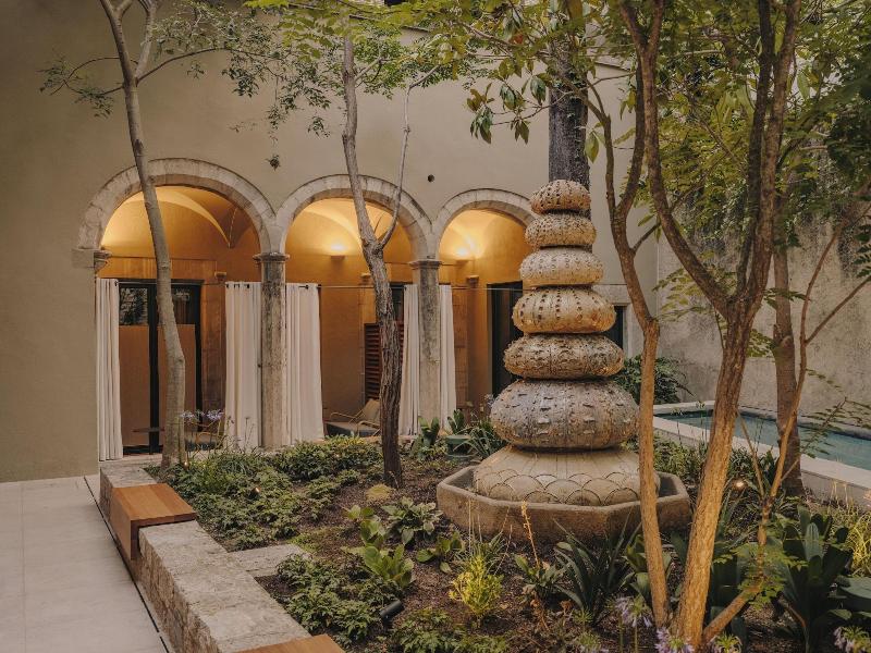 Hotel Palau Fugit image