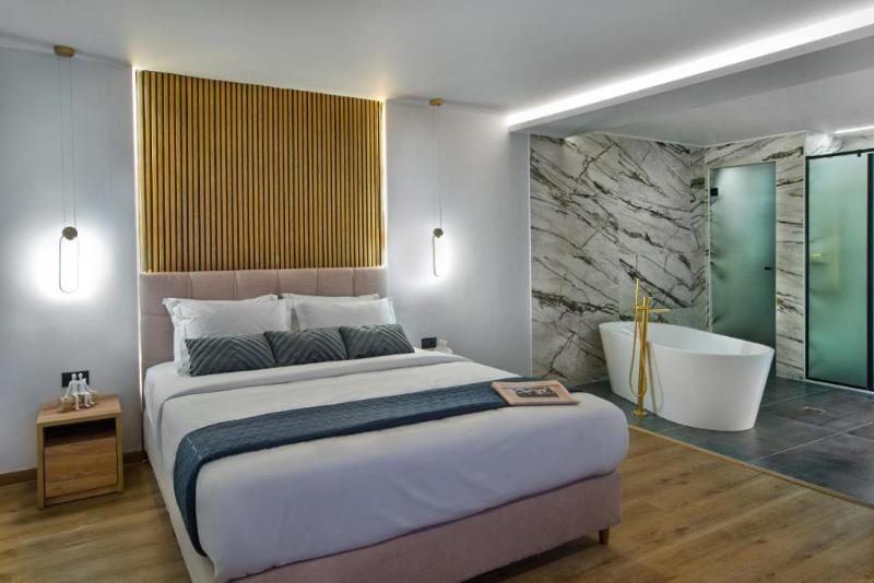 CityLuxe Suites & Rooms image