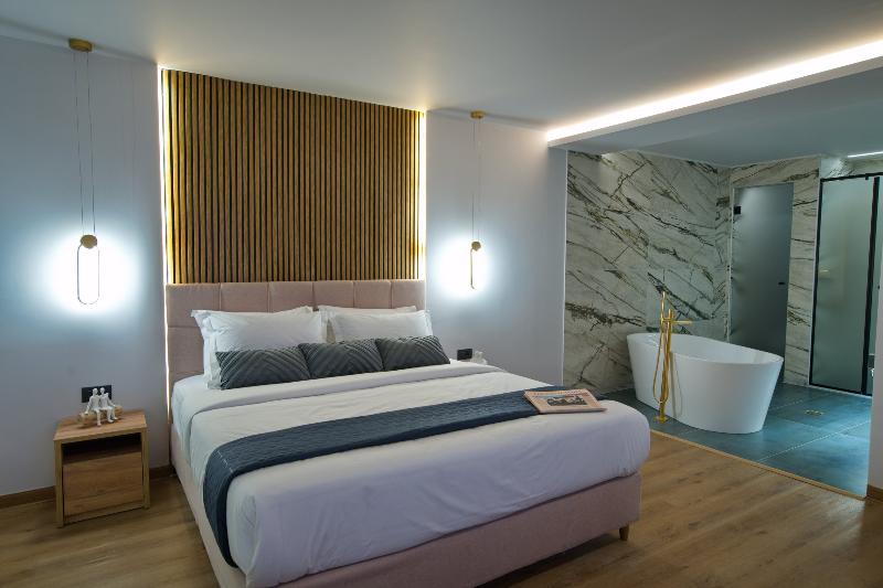CityLuxe Suites & Rooms image