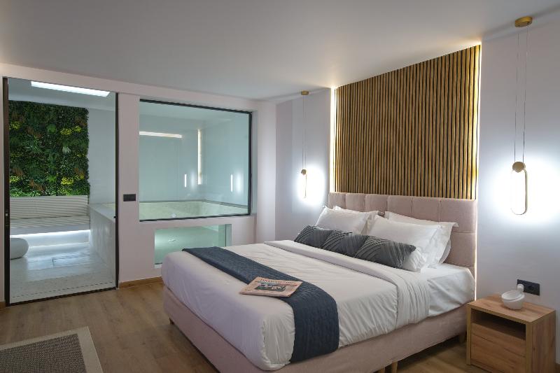 CityLuxe Suites & Rooms image