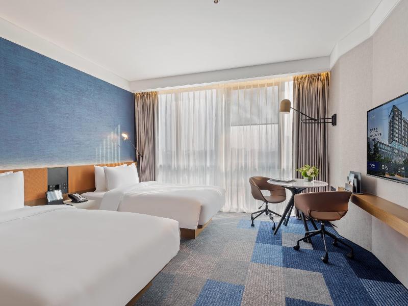 Novotel Dongguan Songshan Lake image