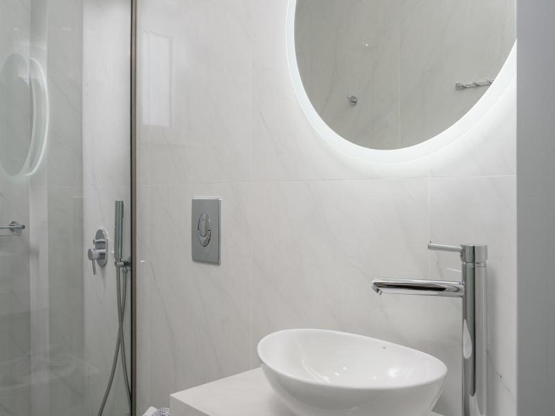 Kristall Suites image