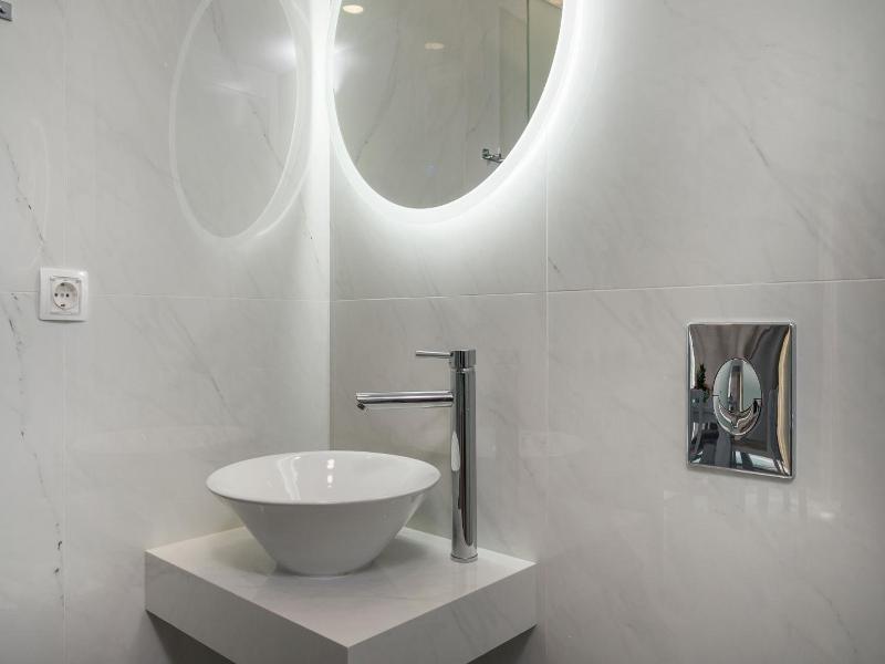 Kristall Suites image