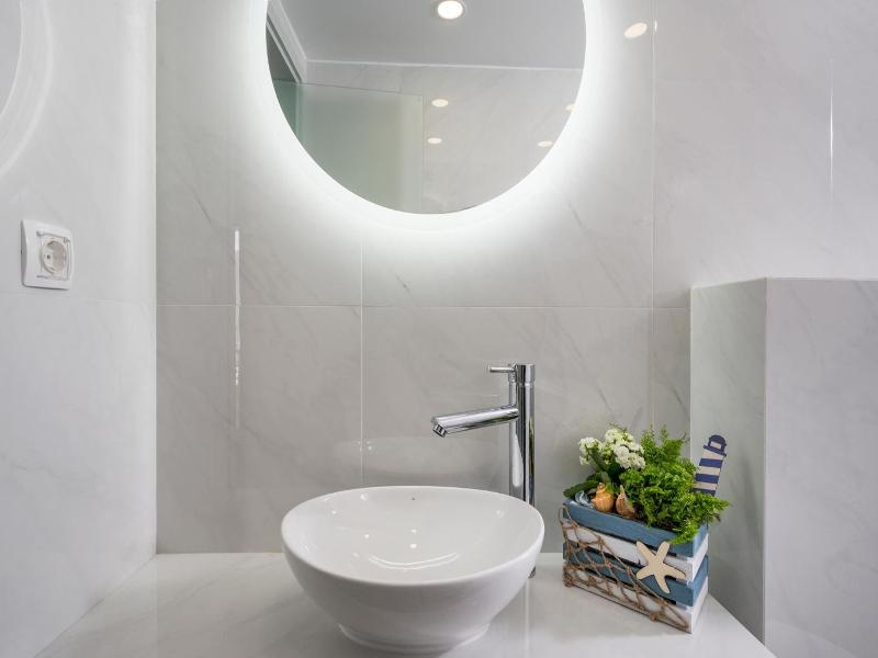 Kristall Suites image