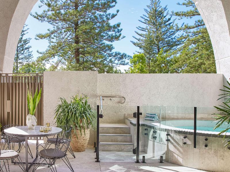 Mondrian Gold Coast image