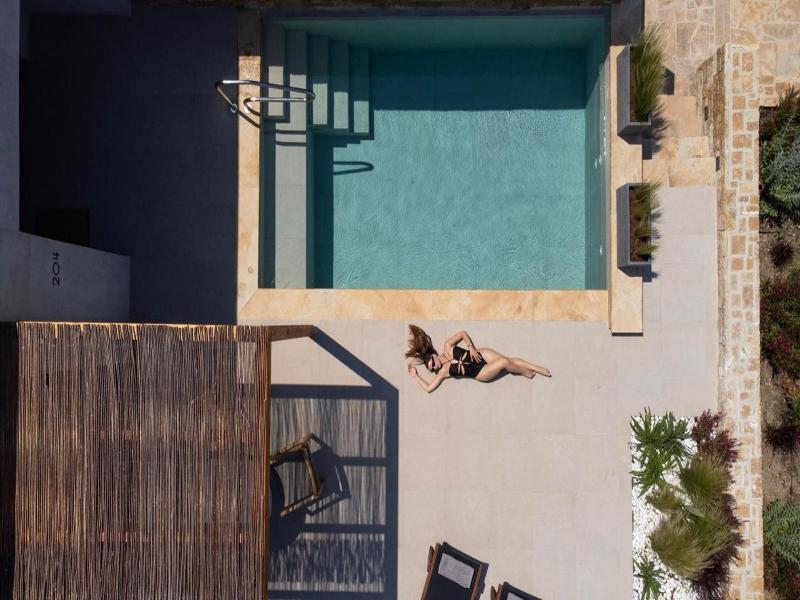 Pnoes Luxury Suites