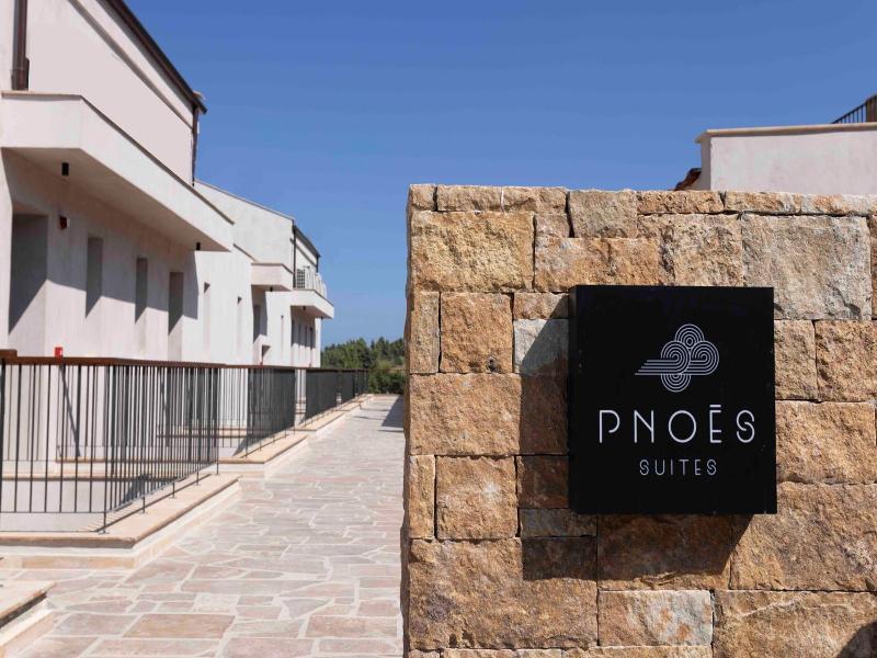 Pnoes Luxury Suites