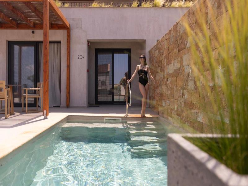 Pnoes Luxury Suites
