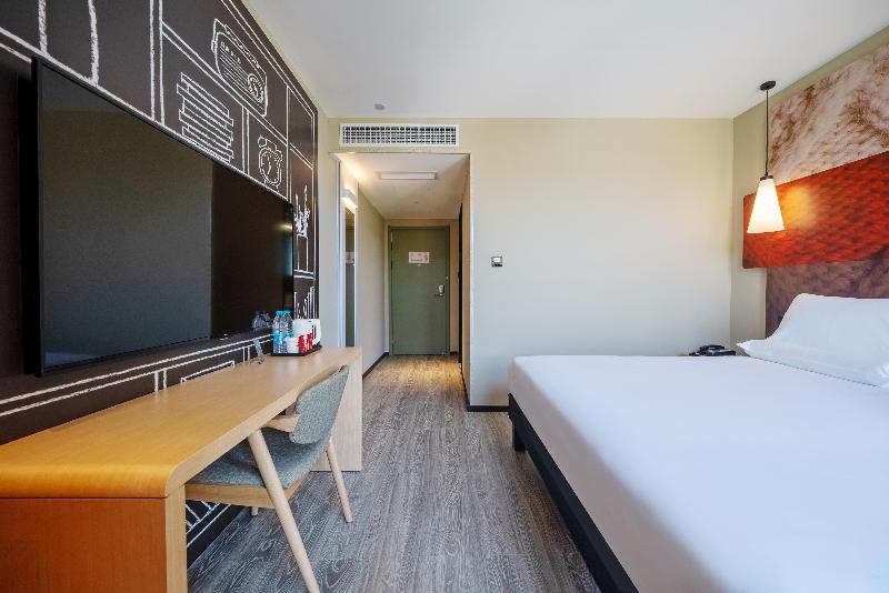 Ibis Hotel (Jinchang Guofang Plaza) image