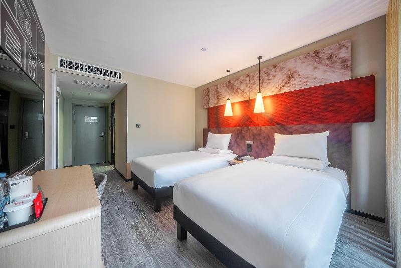 Ibis Hotel (Jinchang Guofang Plaza) image