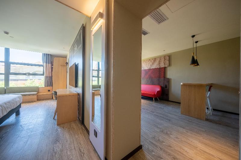 Ibis Hotel (Jinchang Guofang Plaza) image
