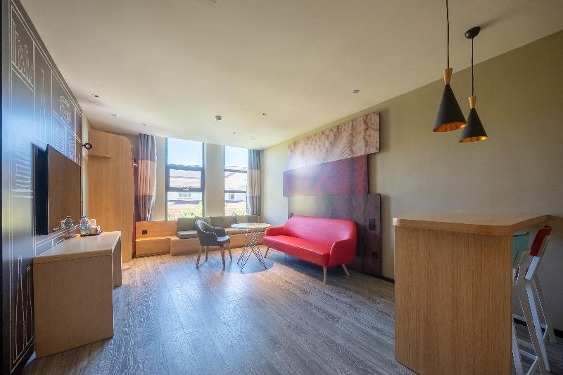 Ibis Hotel (Jinchang Guofang Plaza) image