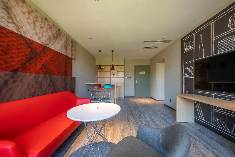 Ibis Hotel (Jinchang Guofang Plaza) image