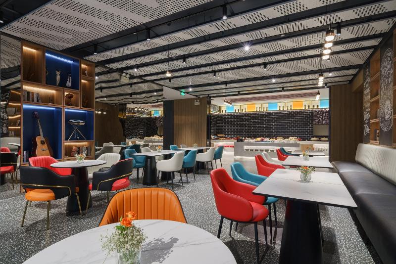 Ibis Hotel (Maoming Cultural Square) image