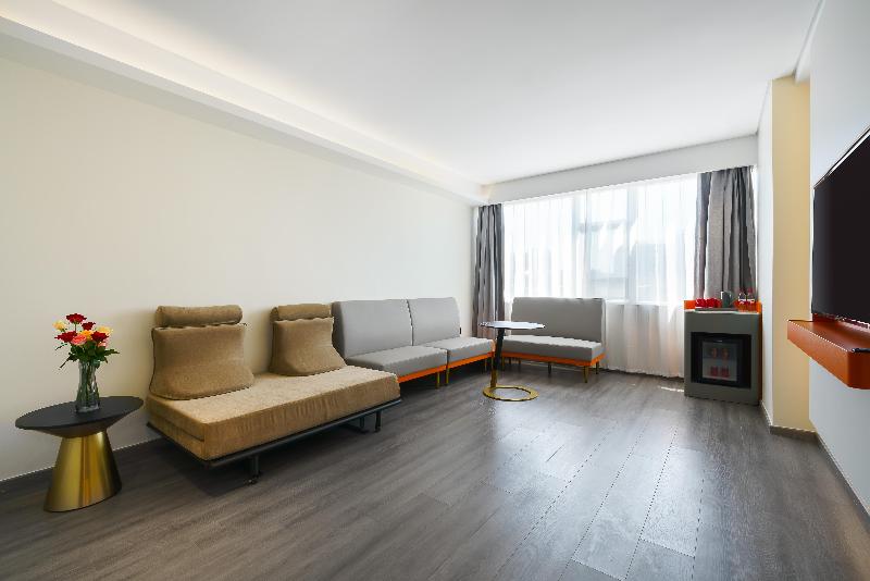 Ibis Hotel (Maoming Cultural Square) image