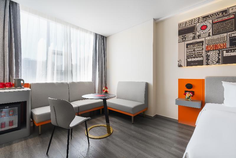 Ibis Hotel (Maoming Cultural Square) image