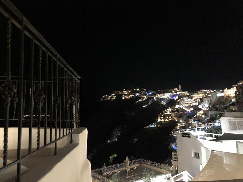 Doukas Caldera Suites Fira 5