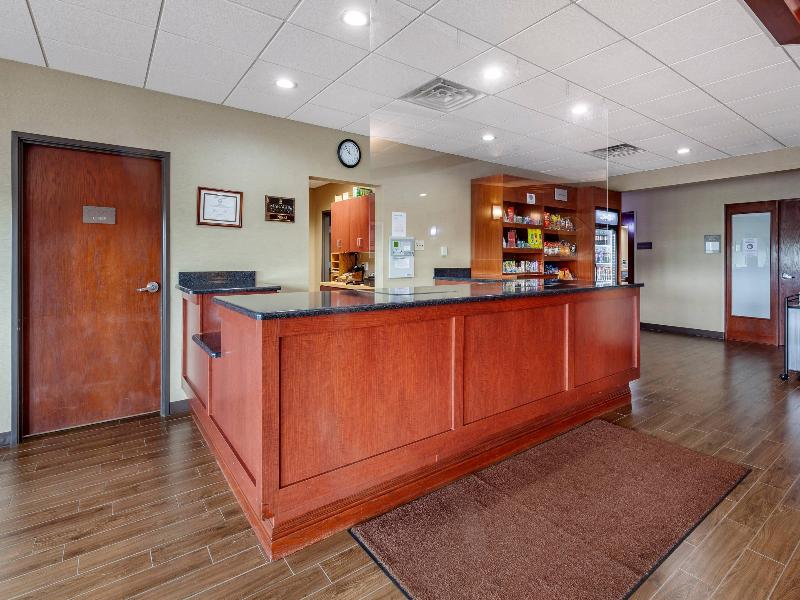 Comfort Suites (Escanaba) image