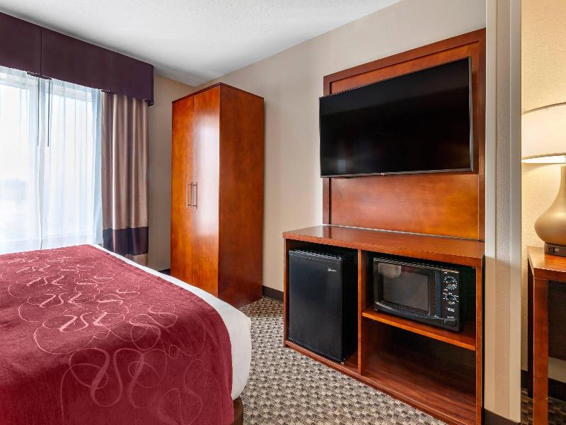Comfort Suites (Escanaba) image