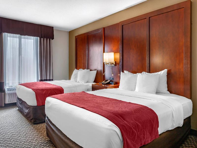 Comfort Suites (Escanaba) image