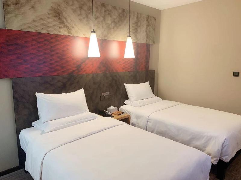 Ibis Hotel Xianyang Qidi Science Park Baima River image