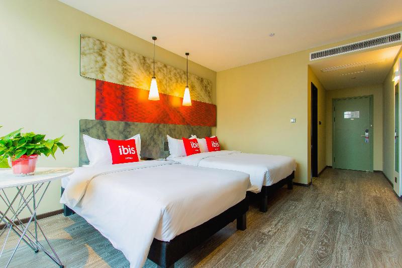Ibis Hotel Baoji South Station High Tech Area image