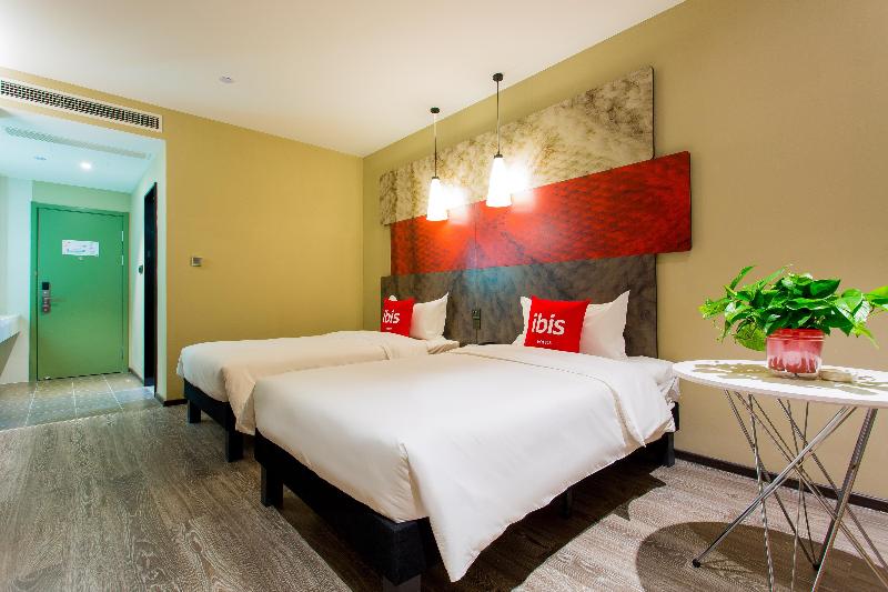Ibis Hotel Baoji South Station High Tech Area image