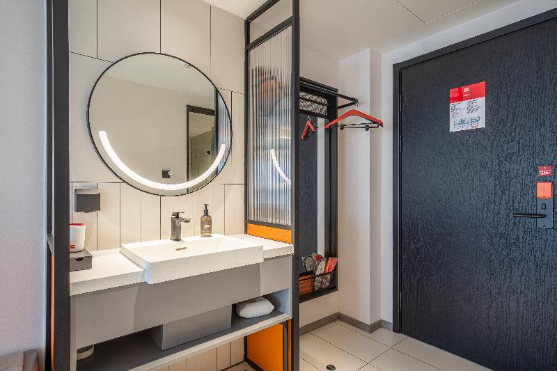 Ibis Hotel (Golmud Kunlun Garden) image
