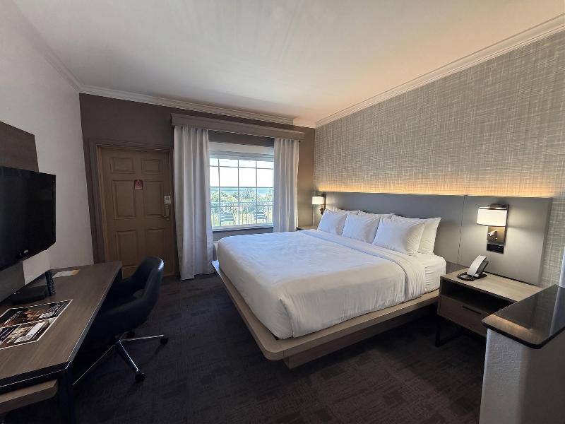 Comfort Suites Galveston image