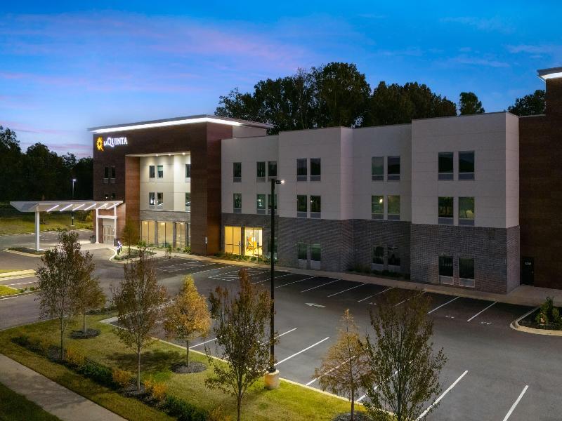 La Quinta Inn & Suites By Wyndham Olive Branch image