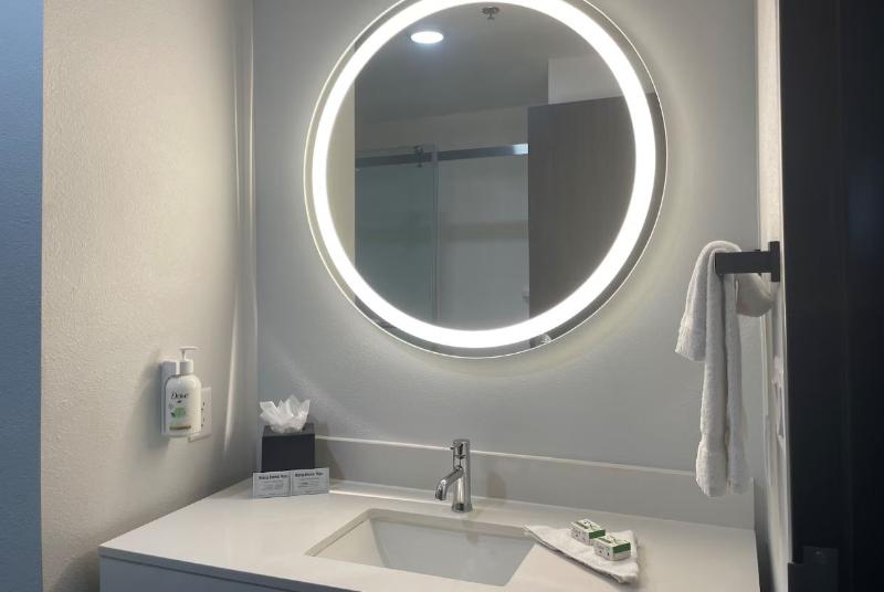 La Quinta Inn & Suites By Wyndham Olive Branch image