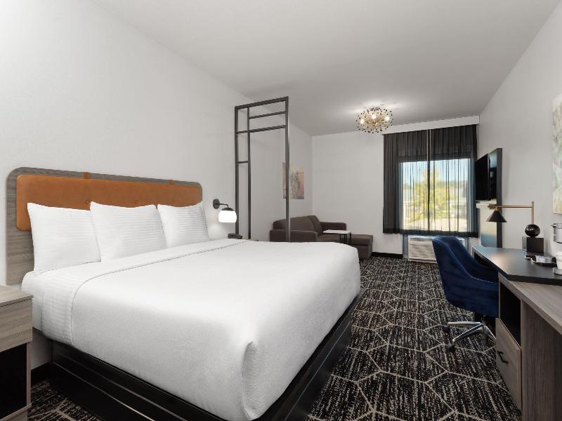 La Quinta Inn & Suites By Wyndham Olive Branch image