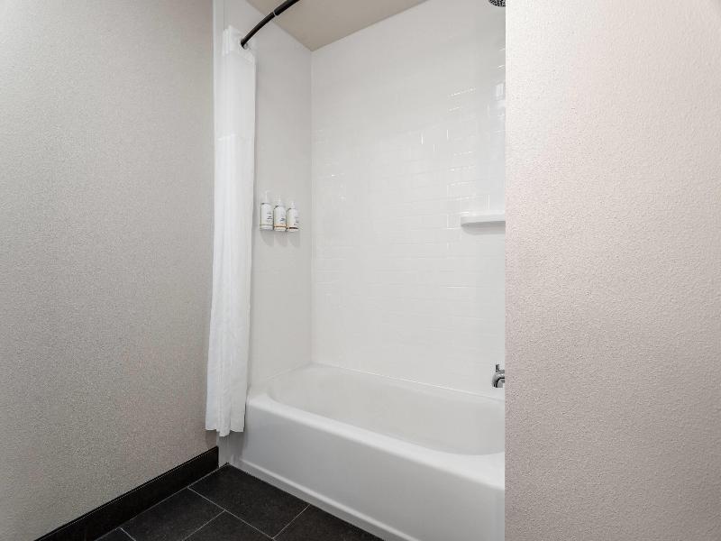 La Quinta Inn & Suites By Wyndham Olive Branch image