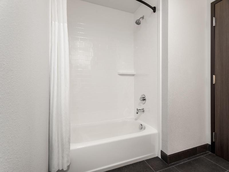 La Quinta Inn & Suites By Wyndham Olive Branch image