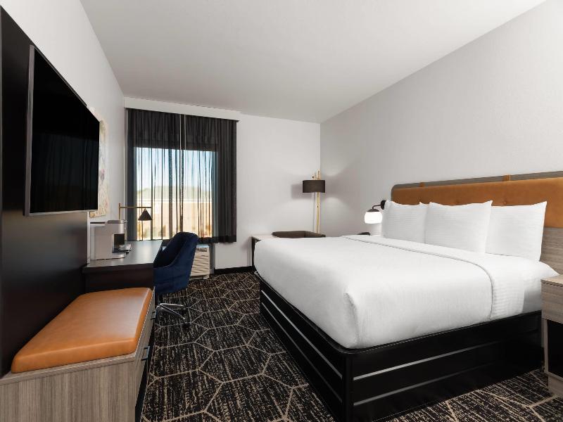 La Quinta Inn & Suites By Wyndham Olive Branch image