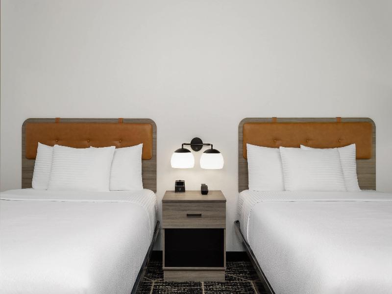 La Quinta Inn & Suites By Wyndham Olive Branch image