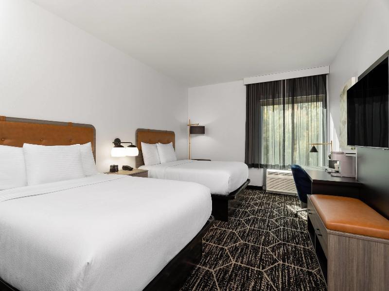 La Quinta Inn & Suites By Wyndham Olive Branch image