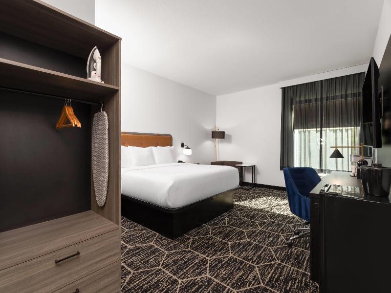 La Quinta Inn & Suites By Wyndham Olive Branch image