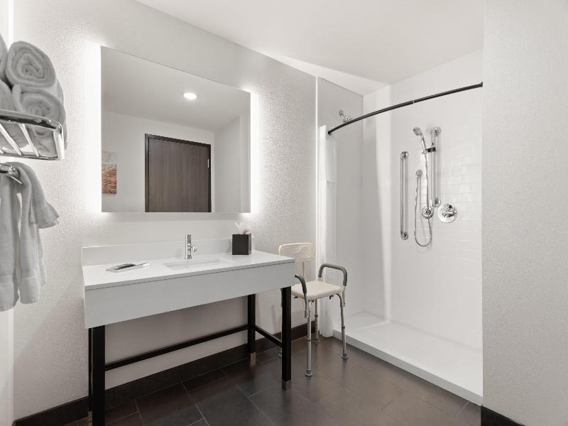 La Quinta Inn & Suites By Wyndham Olive Branch image