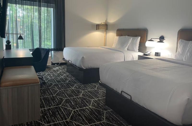 La Quinta Inn & Suites By Wyndham Olive Branch image