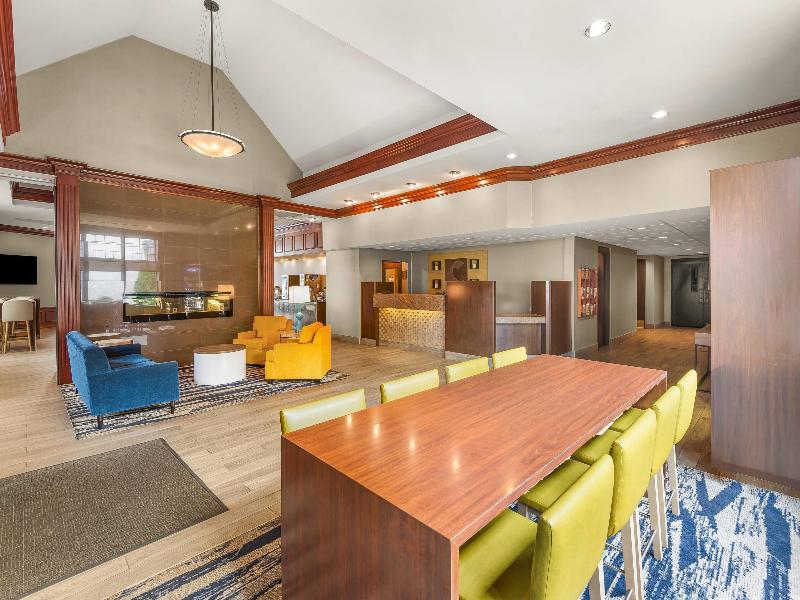 Comfort Suites Green Bay Area — photo 62