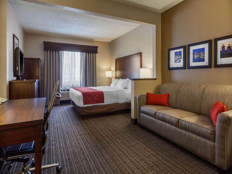 Comfort Suites Green Bay Area image