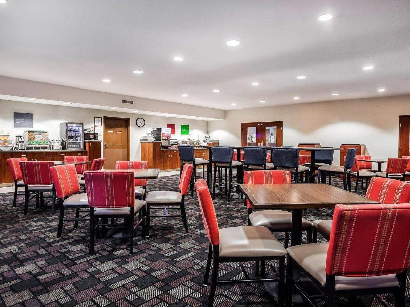 Comfort Suites (Independence) image