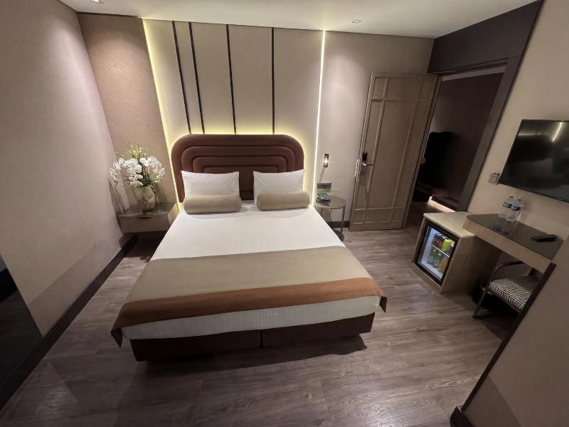 Edition Old City Hotel image