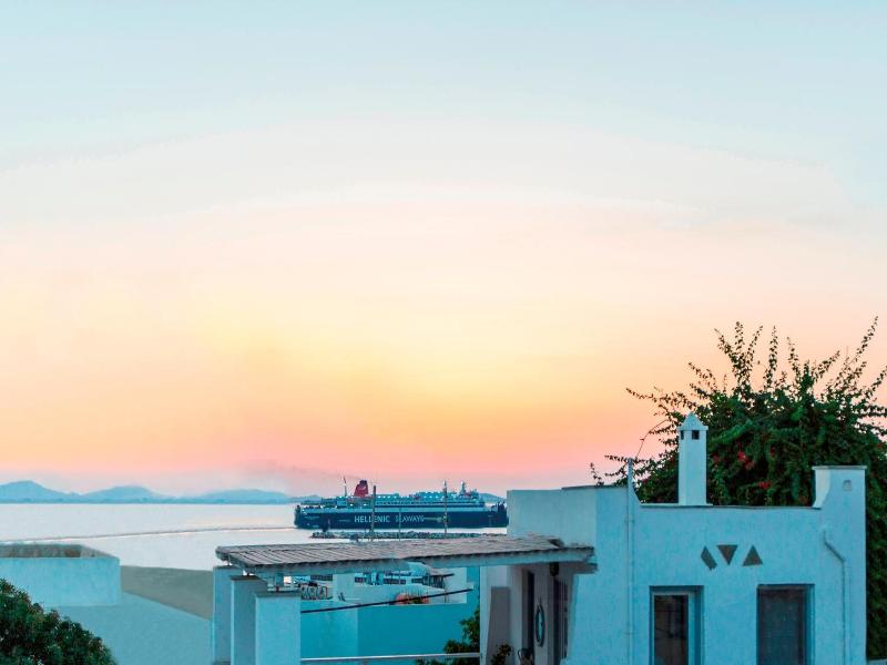 Castle Mansions Naxos image