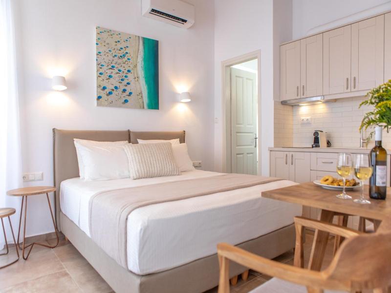 Castle Mansions Naxos image