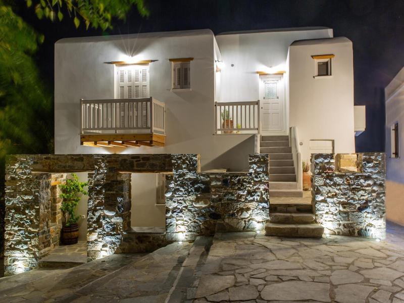 Castle Mansions Naxos image